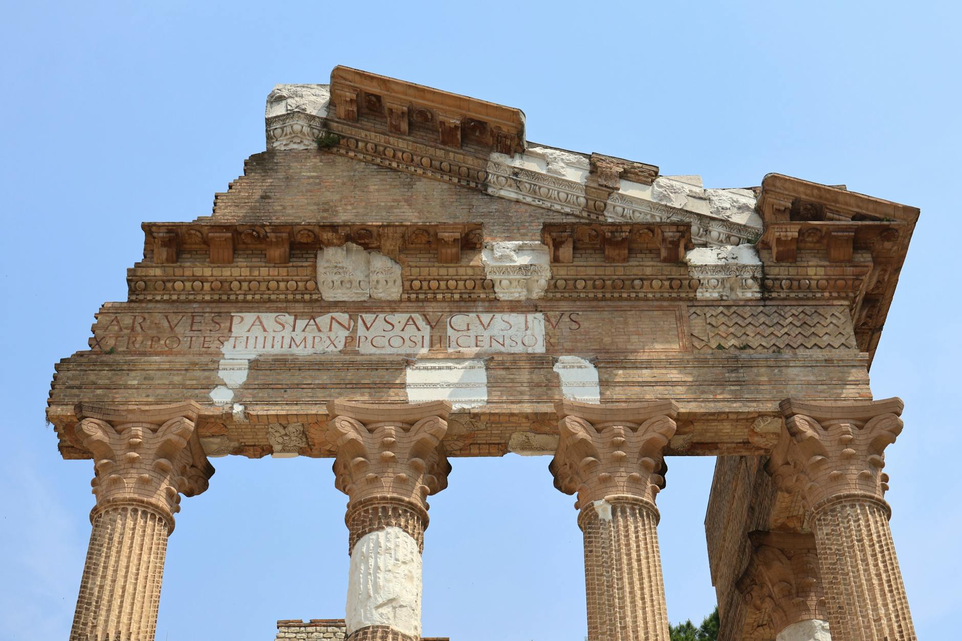 Diocletian's Playbook: How a Third-Century Emperor Tried to Fix Inflation and Made It Worse