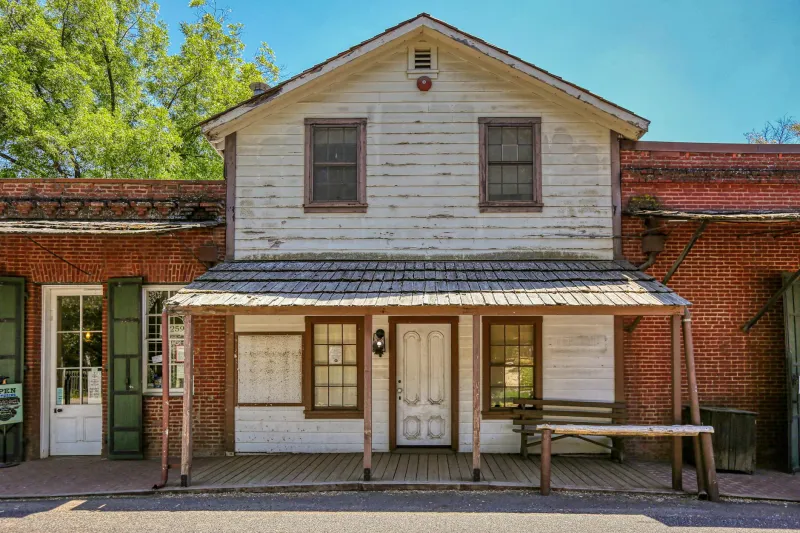 When Home Becomes Portable: The American Tradition of Moving Towns Instead of Abandoning Them